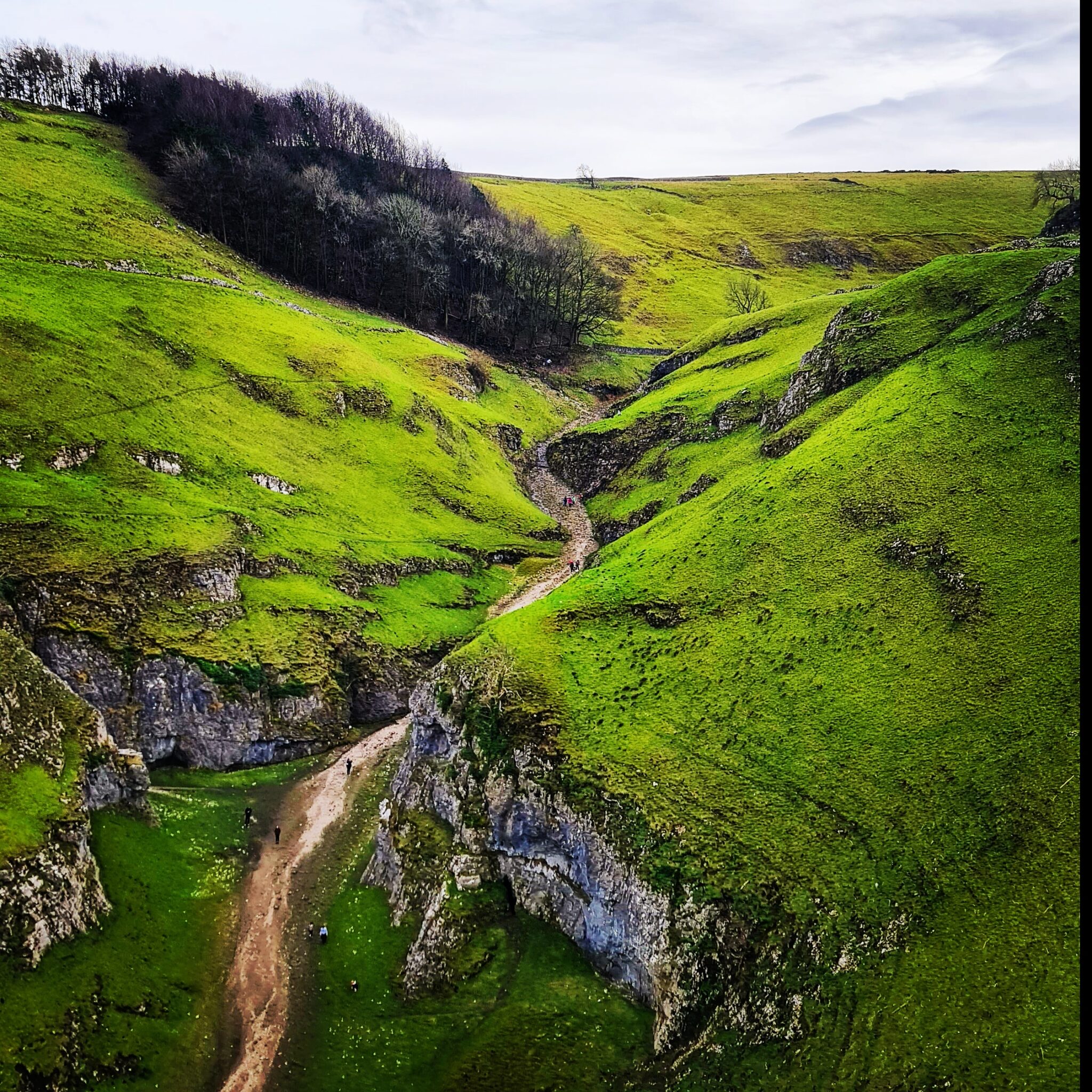 Hiking in the Footsteps of History: Peveril Castle via Cave Dale – Papa ...